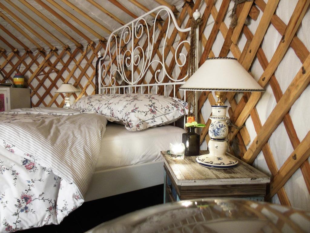 Glamping Abruzzo - The Yurt Hotel Catignano Exterior foto