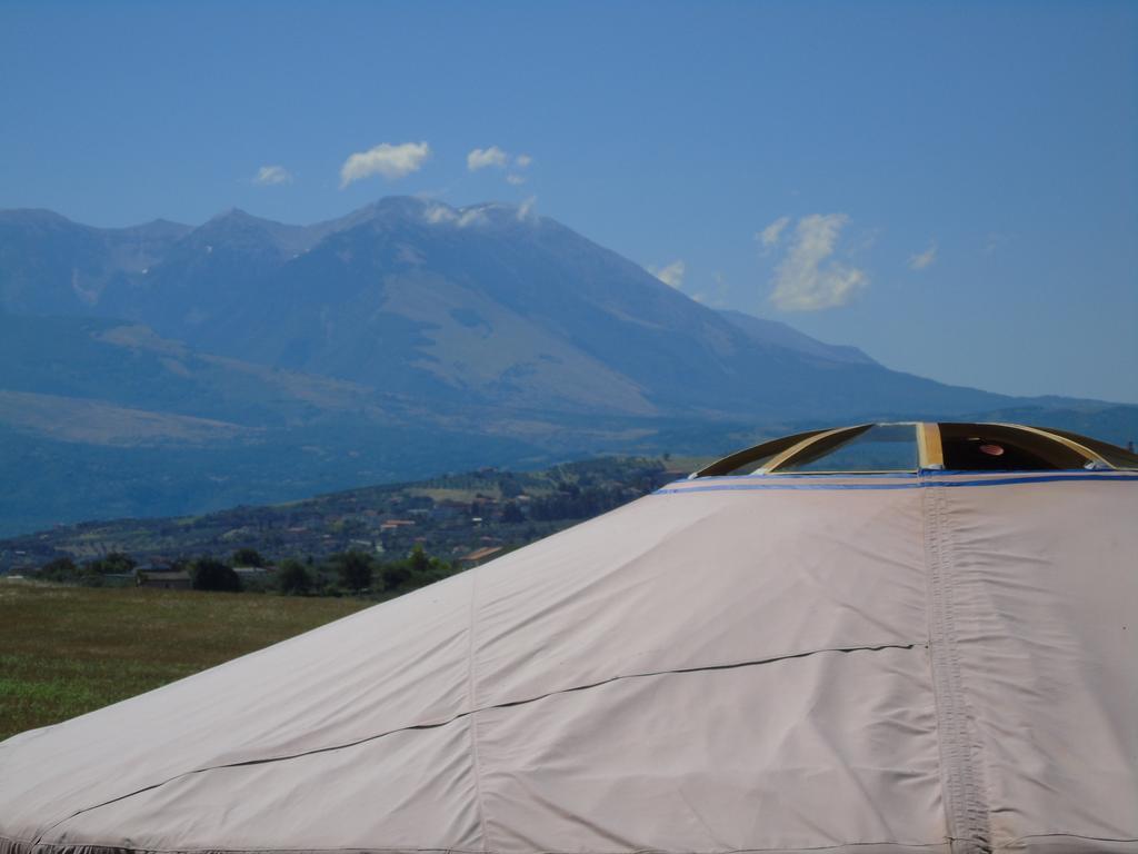 Glamping Abruzzo - The Yurt Hotel Catignano Exterior foto