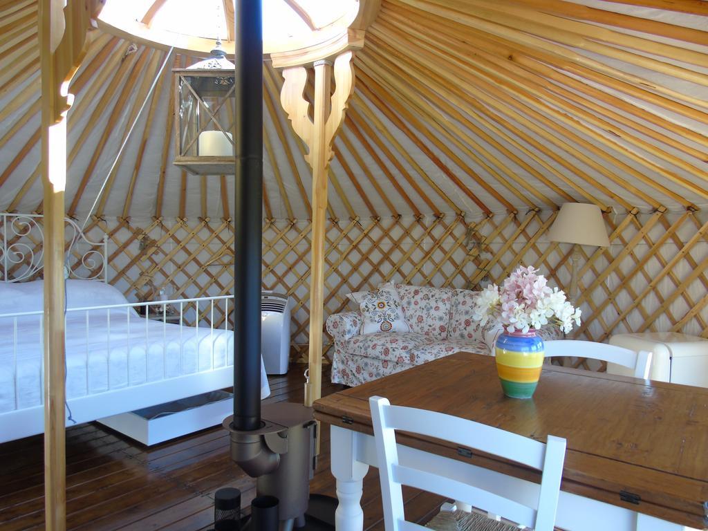 Glamping Abruzzo - The Yurt Hotel Catignano Exterior foto