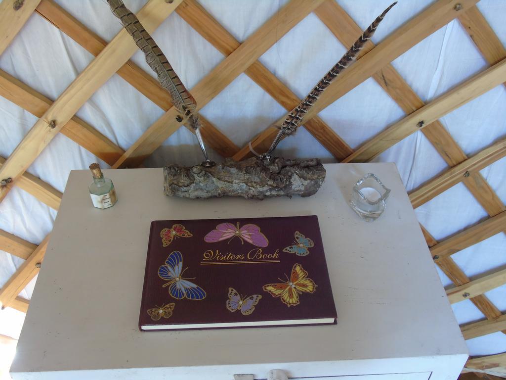 Glamping Abruzzo - The Yurt Hotel Catignano Exterior foto