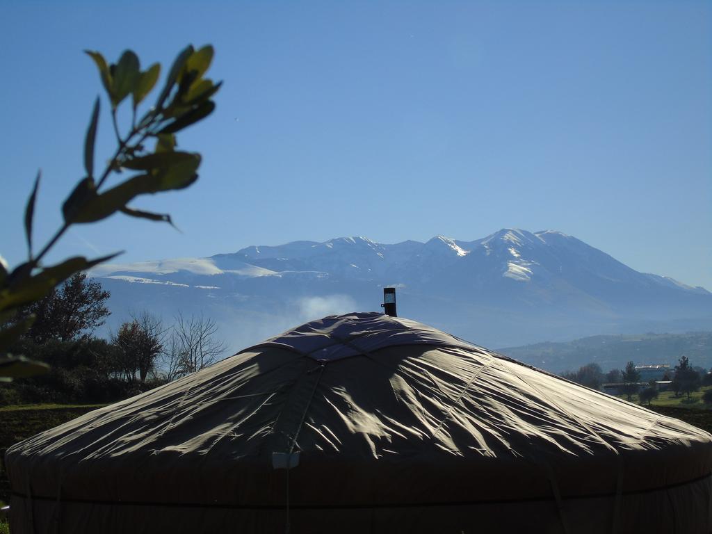 Glamping Abruzzo - The Yurt Hotel Catignano Exterior foto